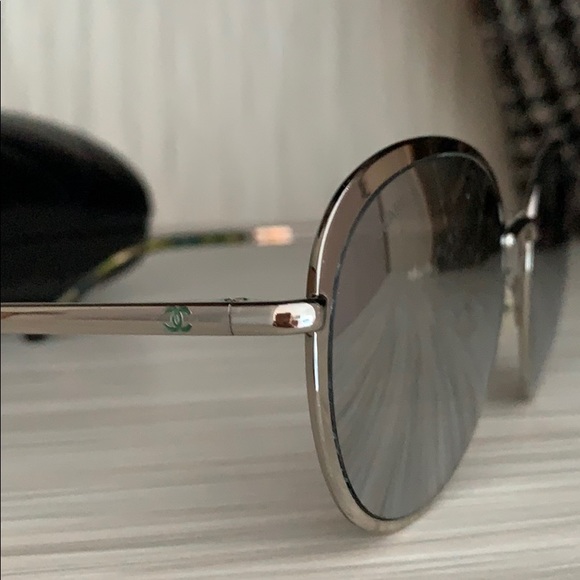 CHANEL sunglasses round Silver frame. main image 6